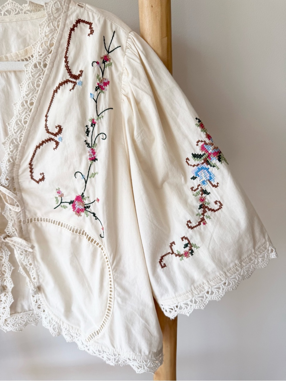 Jennifer & Grace Romantic Eyelet Embroidered Short Sleeve Tie Front Blouse XL - Picture 5 of 13